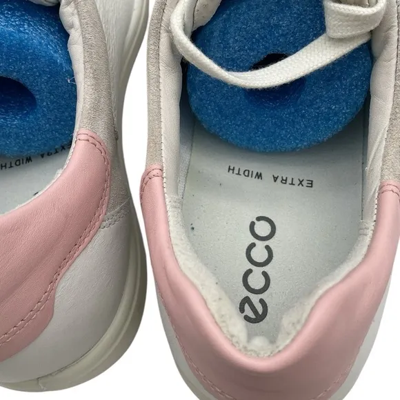 ECCO Women's Soft 7 Retro leather Sneaker White and pink  Sneakers size 10-10.5W