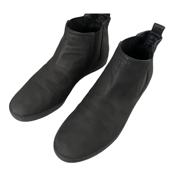Eileen Fisher black nubuck sporty slip on ankle booties size 8.5