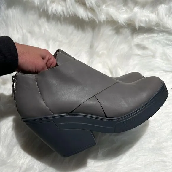 Eileen Fisher Cosmos Bootie Size 10M.  B71