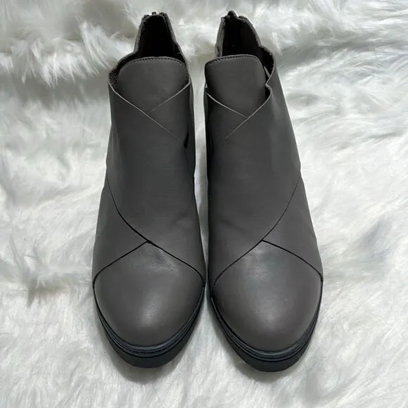 Eileen Fisher Cosmos Bootie Size 10M.  B71