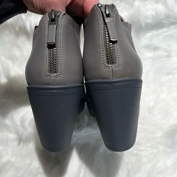 Eileen Fisher Cosmos Bootie Size 10M.  B71