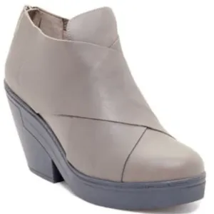Eileen Fisher Cosmos Bootie Size 10M.  B71
