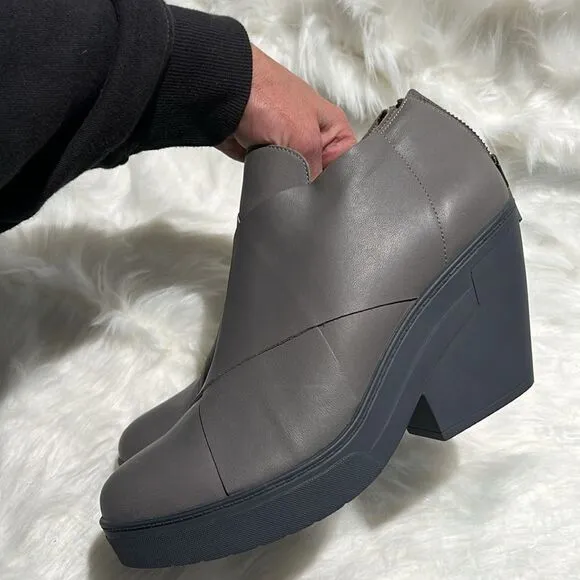 Eileen Fisher Cosmos Bootie Size 10M.  B71