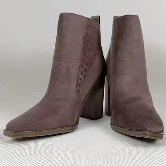 Elegant Suede Ankle Boots - Brown Sz 8.5