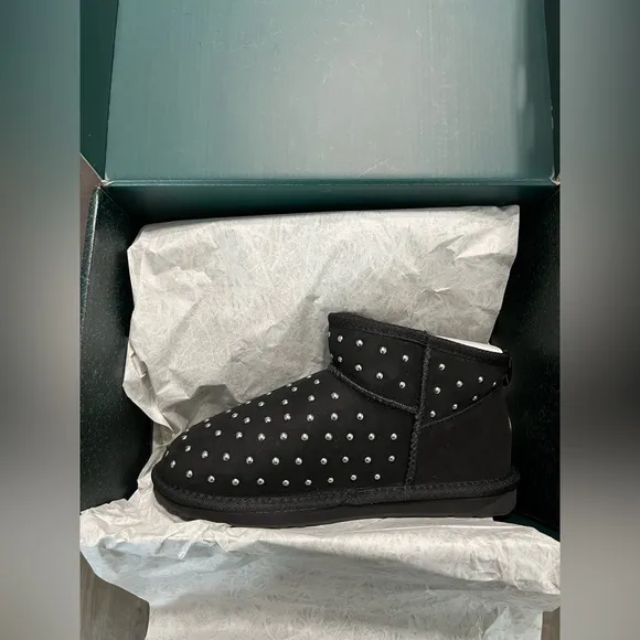 EMU Australia Yilpi Black Studded Ankle Boots size 7