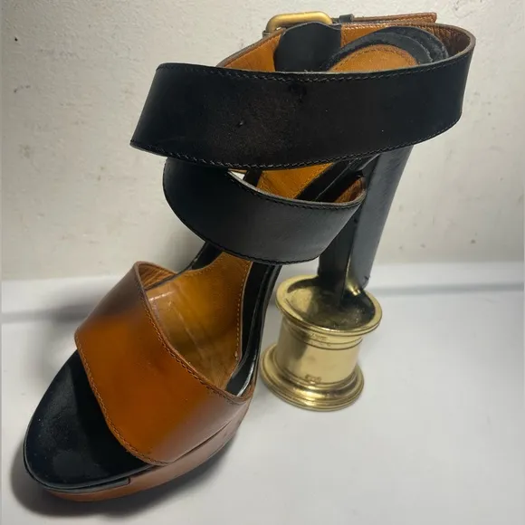 FENDI shoes / FENDI platform heels / colors black / brown sz 38 as is