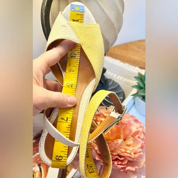 Fendi White Yellow Stingray Embossed Leather Ankle Strap Platform Sandal