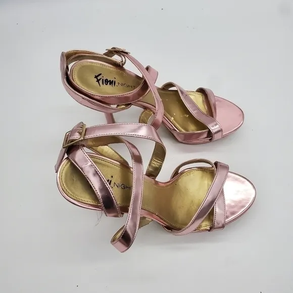 Fioni Platform Heels Size 8 Shoes Silver Purple