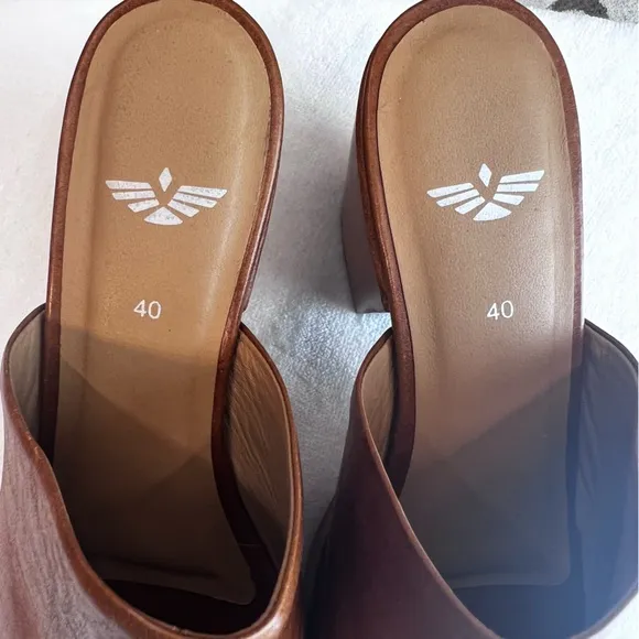 Fortress Ava Clog Mule in Whiskey Size 40