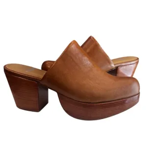 Fortress Ava Clog Mule in Whiskey Size 40