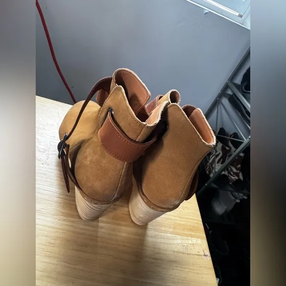 Free People Bungalow Clog Boots Size 39 Made in Indian