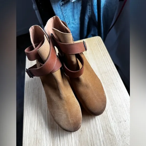 Free People Bungalow Clog Boots Size 39 Made in Indian