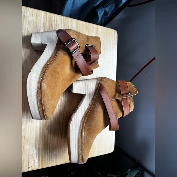 Free People Bungalow Clog Boots Size 39 Made in Indian