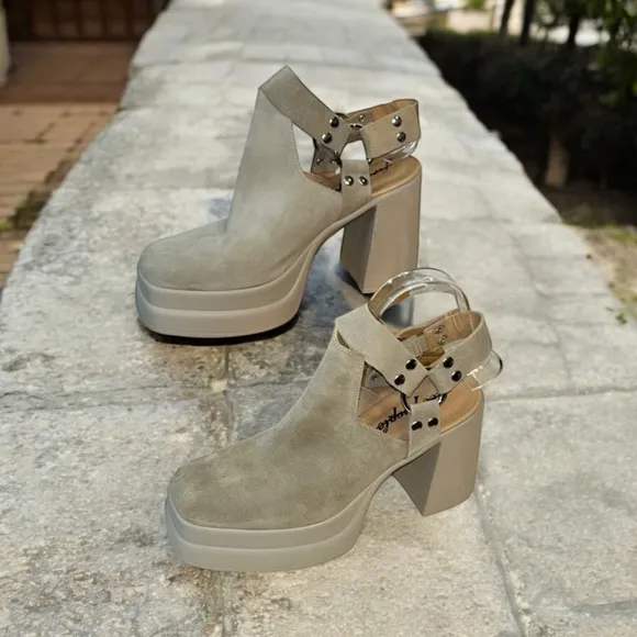 Free People Hybrid  Leather Shoes (9.5 - S4) (11 -S5)
