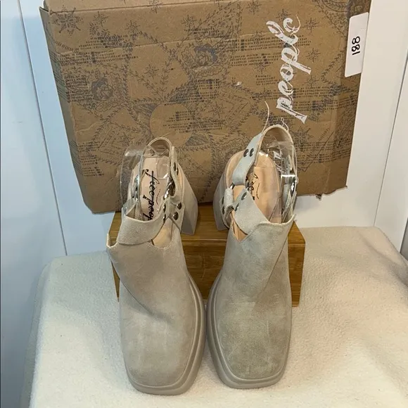 Free People Hybrid  Leather Shoes (9.5 - S4) (11 -S5)
