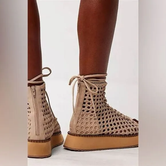 Free People Luca Lace Up Sandal in Creme Suede 7.5 NWOB