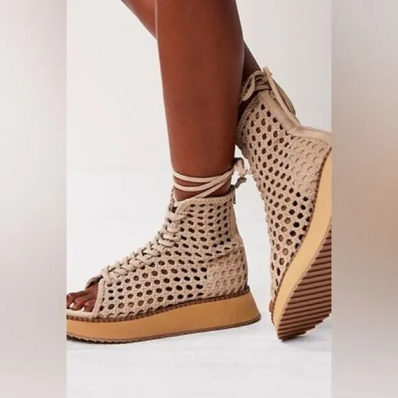 Free People Luca Lace Up Sandal in Creme Suede 7.5 NWOB