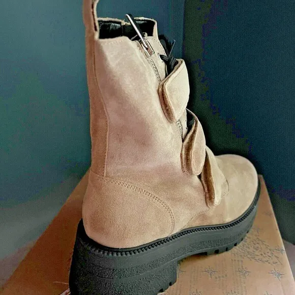FREE PEOPLE Suede Emmet Lace Up Lug Sole Boots 39