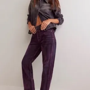 Free People We The Free First Class Relaxed Mulberry Flock Jeans - Size 31 - NWT