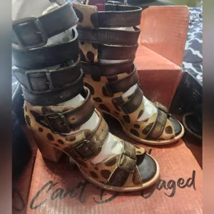 Freebird bond leopard size 7