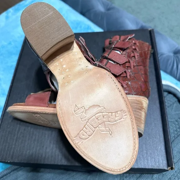 FREEBIRD COUNTRY Rust Snake size 8 leather boots Strappy sandals shoes 8.5 9