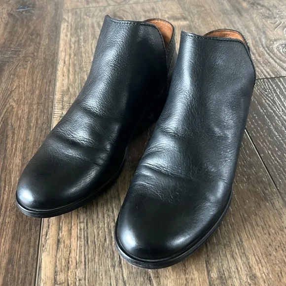 Frye Elyssa Leather Shootie Black Loafer Bootie Ankle Size 8.5
