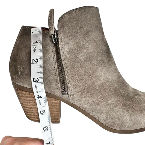 Frye Judith Ankle Booties SZ 7.5 Taupe Suede Boots