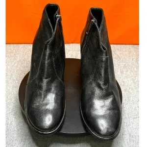 FRYE Nora Ankle Bootie Zip Black Silver Metallic Size 6 B Pre Loved