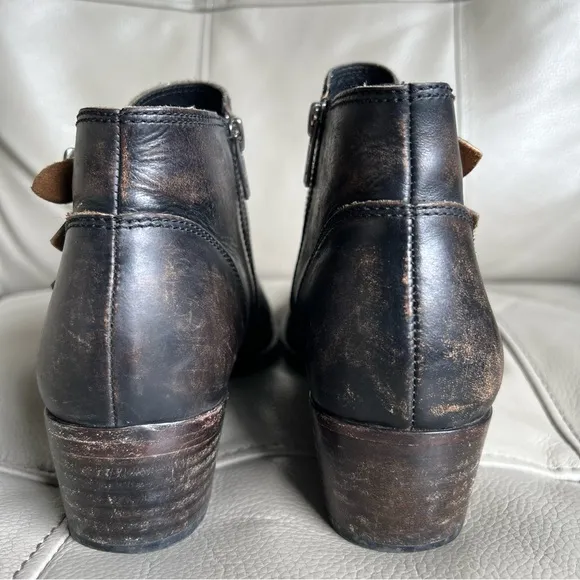 FRYE Ray Belted-STO Leather Boots Sz 8 Black Distressed Zipper Buckles Western