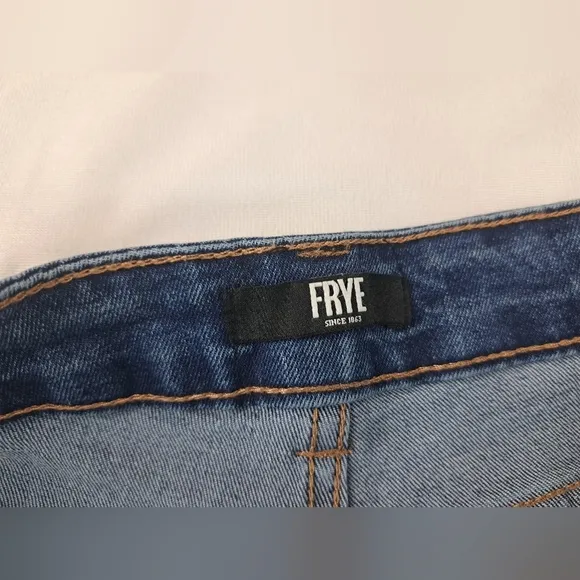 Frye Women's High-Rise Cuffed Crop Jeans Amari Wash Size 8/29 NWT