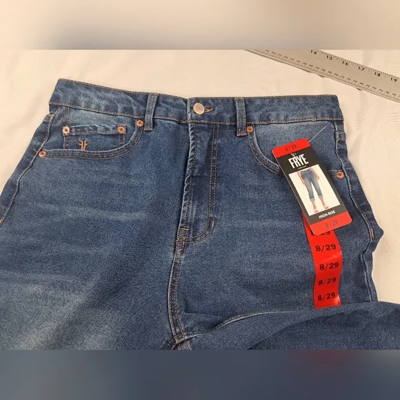 Frye Women's High-Rise Cuffed Crop Jeans Amari Wash Size 8/29 NWT