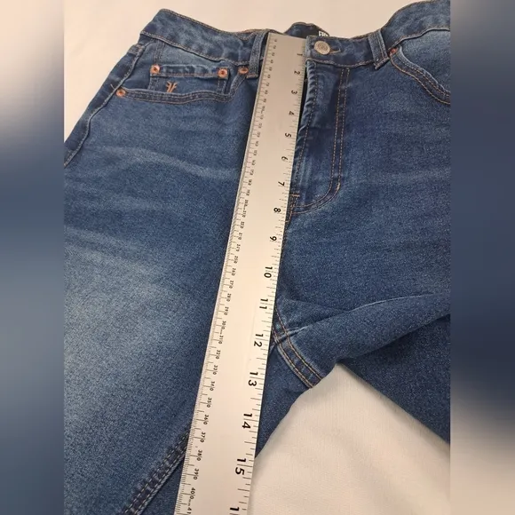 Frye Women's High-Rise Cuffed Crop Jeans Amari Wash Size 8/29 NWT