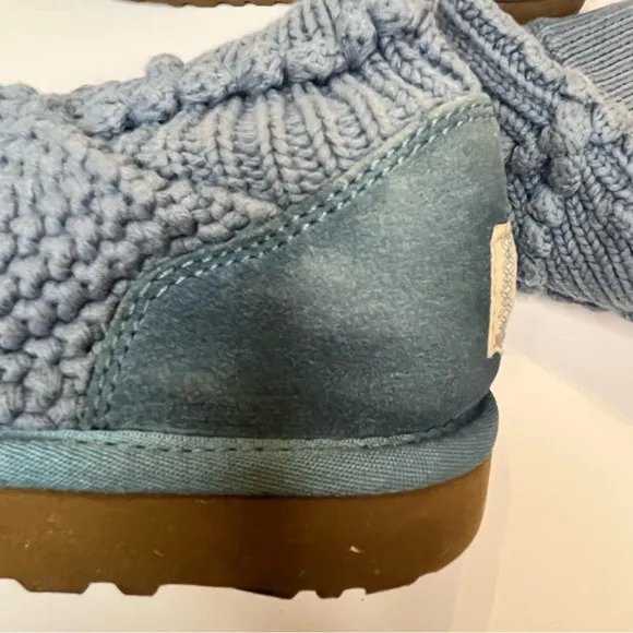 Genuine Ugg Australia Classic Women’s Crochet Tall Boots Size 7 Blue Wool Insole