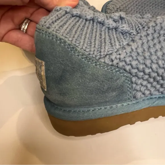 Genuine Ugg Australia Classic Women’s Crochet Tall Boots Size 7 Blue Wool Insole