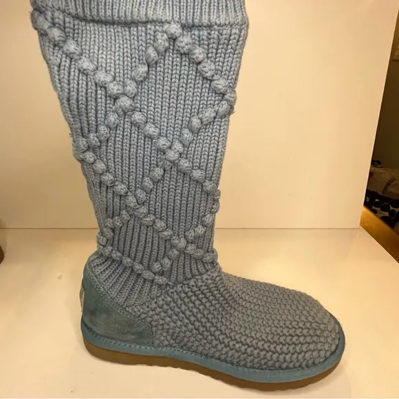 Genuine Ugg Australia Classic Women’s Crochet Tall Boots Size 7 Blue Wool Insole
