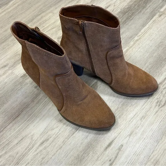 G.H. Bass Amanda Brown Suede Leather Closed Toe Side Zipper Heel Midi Short Boot