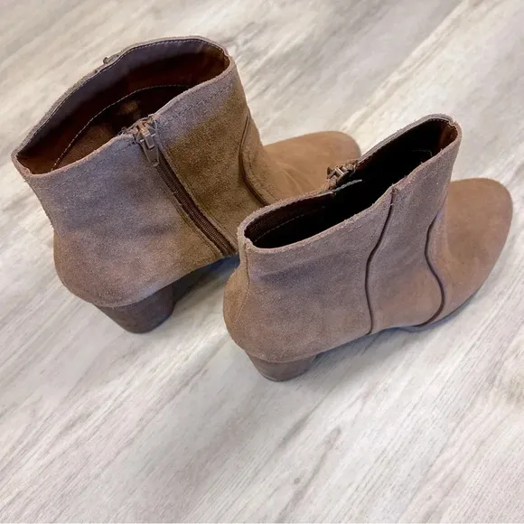 G.H. Bass Amanda Brown Suede Leather Closed Toe Side Zipper Heel Midi Short Boot