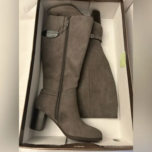 Giani Bernini Gray Suede Leather Boots 7.5  NEW