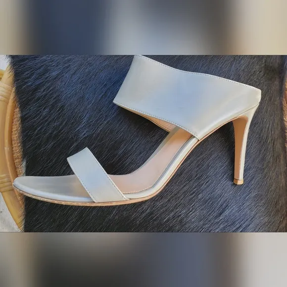 Gianvito Rossi Tan Women's Heels Stilettos Sz 39.5