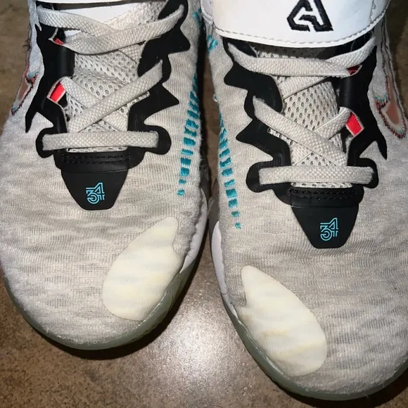 Girls Nike Giannis Immortality Shoes, Size 3Y