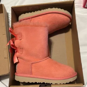 Girls Pink Suede Boots Ugg with Bows -size 11 (Peach)