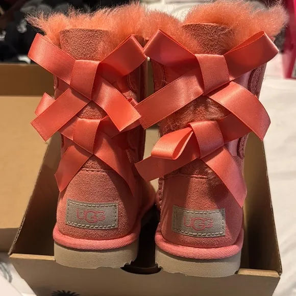 Girls Pink Suede Boots Ugg with Bows -size 11 (Peach)