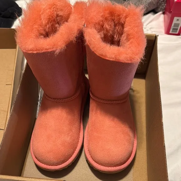 Girls Pink Suede Boots Ugg with Bows -size 11 (Peach)