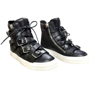 Giuseppe Zanotti Buckle Zip Sneakers – US 7/ EU 37 – Luxe Vibe