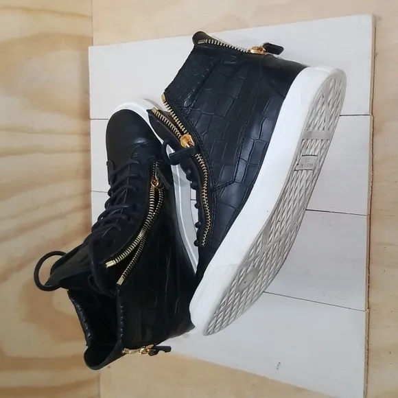 Giuseppe Zanotti   Leather Sneakers Gold Double Zipper Wmn's size 7.5 , EU 37.5