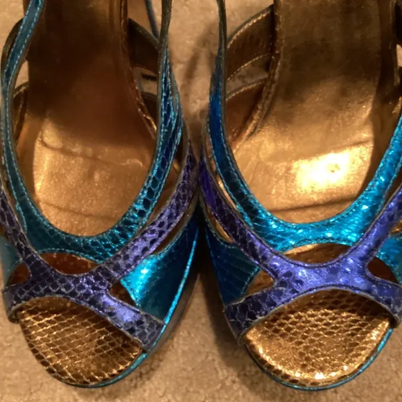 Gucci Metallic Blue Python Embossed Leather Slingback Platform Sandals Size 36