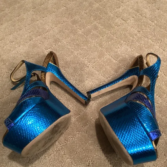 Gucci Metallic Blue Python Embossed Leather Slingback Platform Sandals Size 36