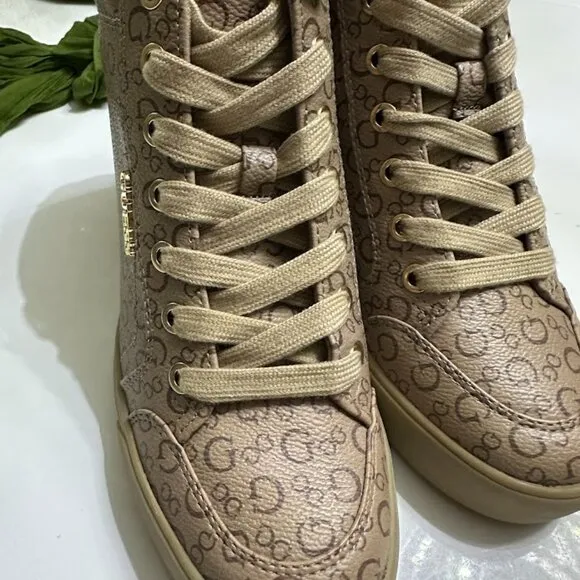 Guess Monogram Caramel Brown Boats Size: 7.5