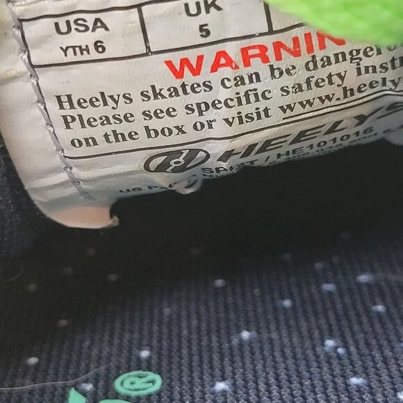 HEELYS Split Glow Wheely Skate Shoes Size 6 Glow In Dark Moon Stars
