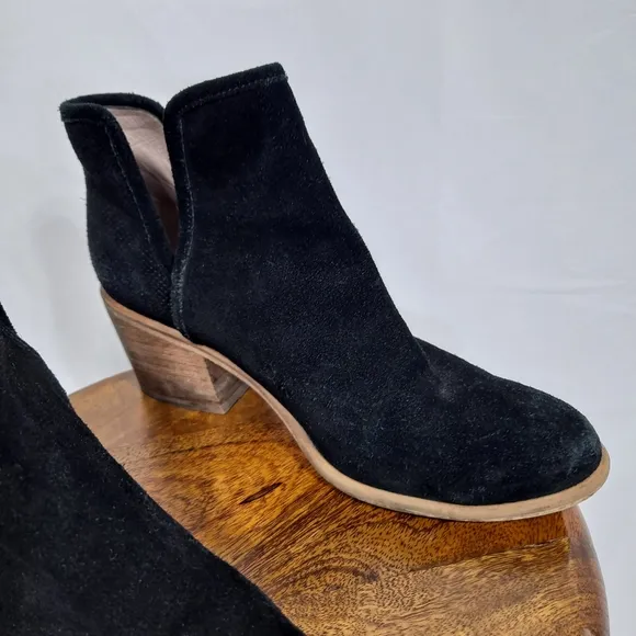 Hinge Black Suede Lea Boots